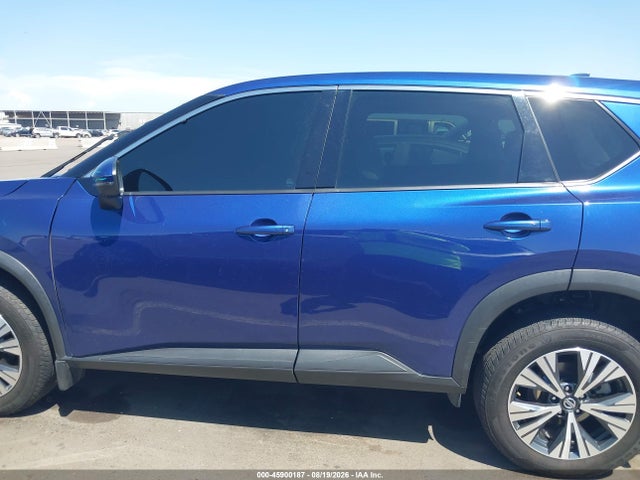 45900187 :رقم المزاد ، 5N1AT3BBXMC776051 vin ، 2021 Nissan Rogue Sv Intelligent Awd مزاد بيع
