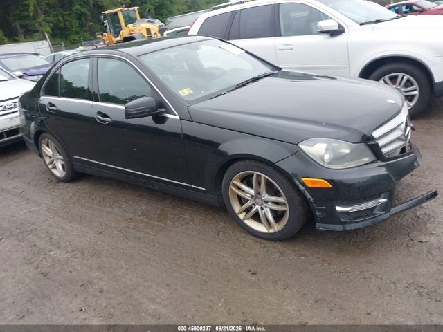 45900237 :رقم المزاد ، WDDGF8AB4DG130054 vin ، 2013 Mercedes-benz C 300 Sport 4matic مزاد بيع