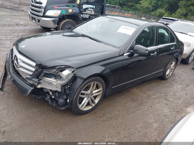 45900237 :رقم المزاد ، WDDGF8AB4DG130054 vin ، 2013 Mercedes-benz C 300 Sport 4matic مزاد بيع