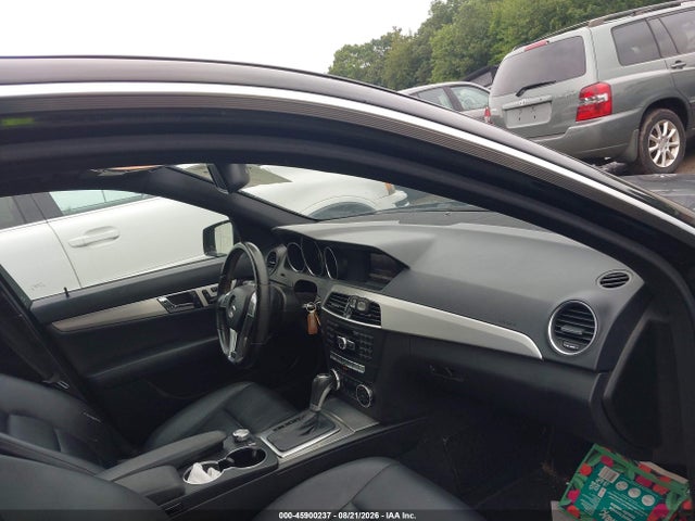 45900237 :رقم المزاد ، WDDGF8AB4DG130054 vin ، 2013 Mercedes-benz C 300 Sport 4matic مزاد بيع