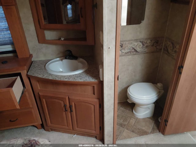 Продаж на аукціоні авто 2008 Keystone Montana Series M-329, vin: 4YDF3292984700523, номер лоту: 45900316