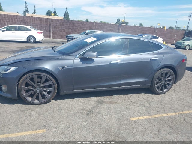 Продаж на аукціоні авто 2018 Tesla Model S 100d/75d/p100d, vin: 5YJSA1E20JF282987, номер лоту: 45900343