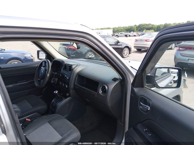 45900391 :رقم المزاد ، 1C4NJRFB9GD697509 vin ، 2016 Jeep Patriot Latitude مزاد بيع