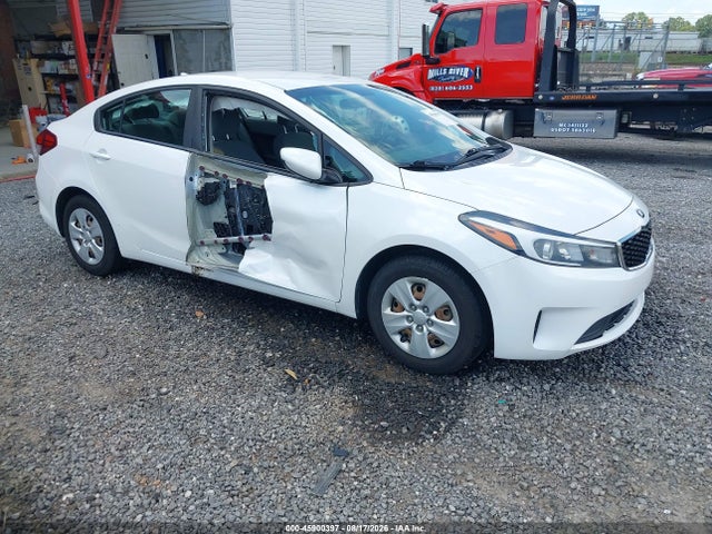 45900397 :رقم المزاد ، 3KPFL4A73JE222433 vin ، 2018 Kia Forte Lx مزاد بيع