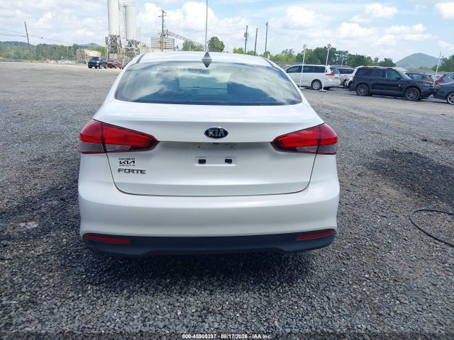 45900397 :رقم المزاد ، 3KPFL4A73JE222433 vin ، 2018 Kia Forte Lx مزاد بيع