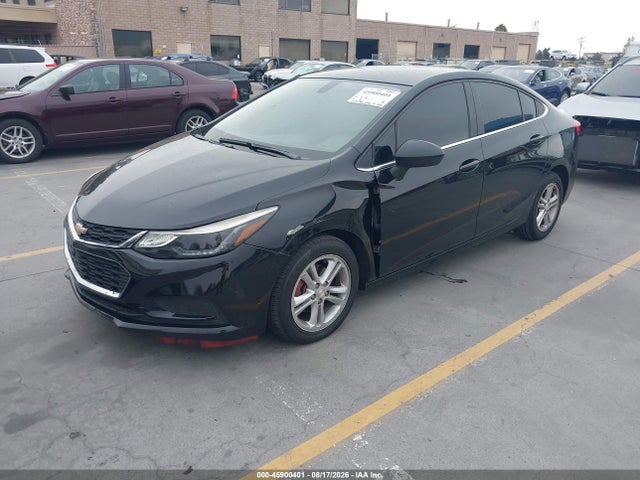 Chevrolet Cruze Lt Auto 2018 1G1BE5SM6J7247225 Image 2