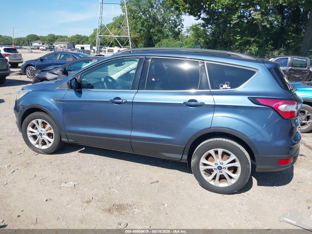 Продажа на аукционе авто 2018 Ford Escape Se, vin: 1FMCU0GD4JUC49949, номер лота: 45900410
