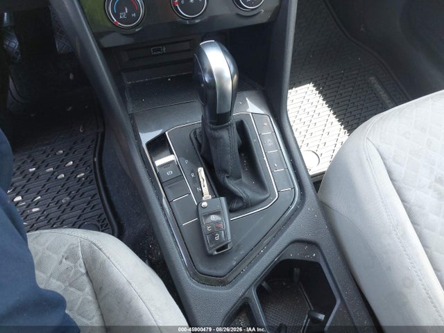 2018 Volkswagen Tiguan 2.0t S მანქანა იყიდება აუქციონზე, vin: 3VV1B7AX3JM032038, აუქციონის ნომერი: 45900479