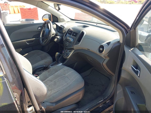 45900622 :رقم المزاد ، 1G1JC6SH5D4233011 vin ، 2013 Chevrolet Sonic Lt Auto مزاد بيع