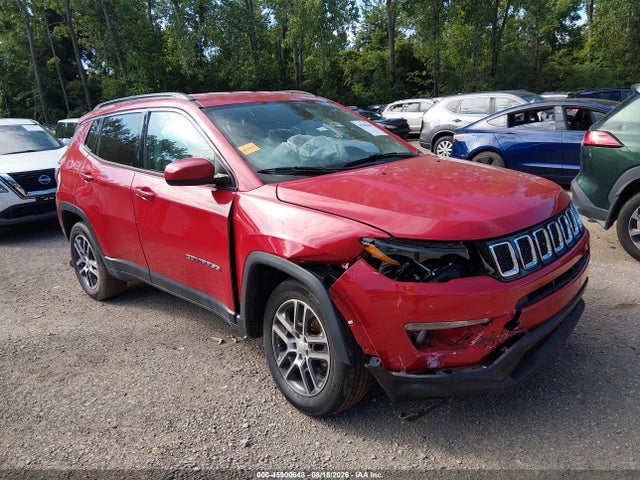 45900648 :رقم المزاد ، 3C4NJDBB9JT308085 vin ، 2018 Jeep Compass Latitude 4x4 مزاد بيع