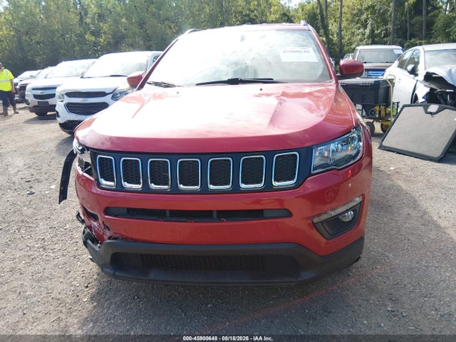 45900648 :رقم المزاد ، 3C4NJDBB9JT308085 vin ، 2018 Jeep Compass Latitude 4x4 مزاد بيع