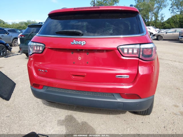 45900648 :رقم المزاد ، 3C4NJDBB9JT308085 vin ، 2018 Jeep Compass Latitude 4x4 مزاد بيع
