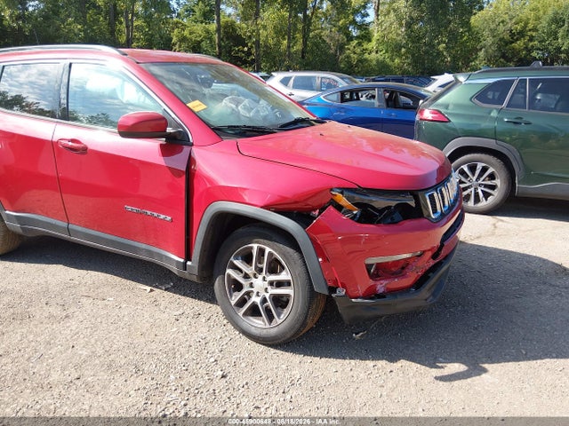 45900648 :رقم المزاد ، 3C4NJDBB9JT308085 vin ، 2018 Jeep Compass Latitude 4x4 مزاد بيع