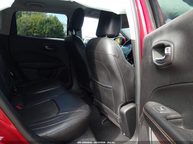 45900648 :رقم المزاد ، 3C4NJDBB9JT308085 vin ، 2018 Jeep Compass Latitude 4x4 مزاد بيع