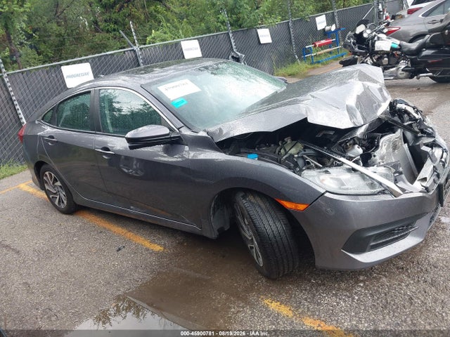 Продаж на аукціоні авто 2018 Honda Civic Ex, vin: 19XFC2F70JE038516, номер лоту: 45900781