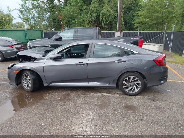 Продаж на аукціоні авто 2018 Honda Civic Ex, vin: 19XFC2F70JE038516, номер лоту: 45900781