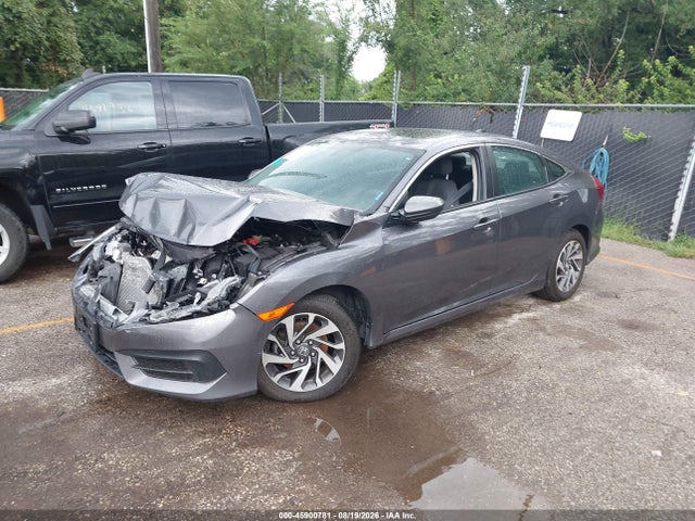 Продаж на аукціоні авто 2018 Honda Civic Ex, vin: 19XFC2F70JE038516, номер лоту: 45900781