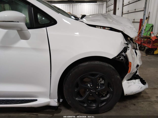 Продаж на аукціоні авто 2022 Chrysler Pacifica Hybrid Touring L, vin: 2C4RC1L79NR201423, номер лоту: 45900786