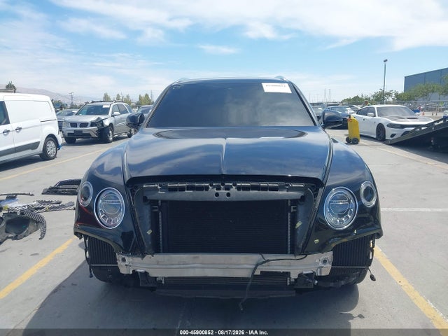 Продажа на аукционе авто 2019 Bentley Bentayga V8, vin: SJAAM4ZVXKC024677, номер лота: 45900852