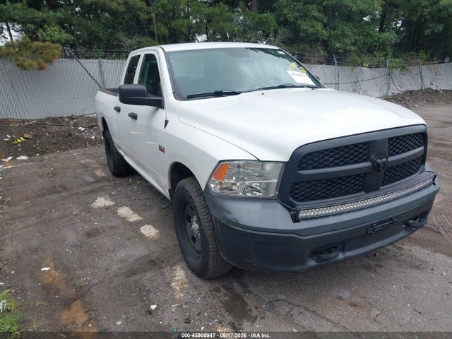 45900947 :رقم المزاد ، 1C6RR7FT5HS820332 vin ، 2017 Ram 1500 Tradesman Quad Cab 4x4 6'4 Box مزاد بيع
