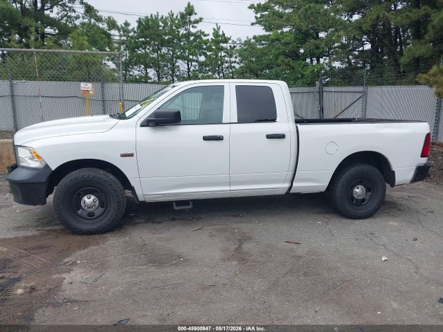 45900947 :رقم المزاد ، 1C6RR7FT5HS820332 vin ، 2017 Ram 1500 Tradesman Quad Cab 4x4 6'4 Box مزاد بيع