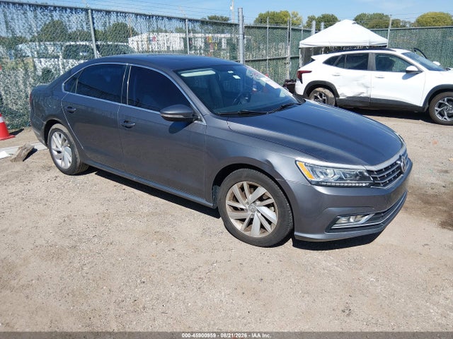 45900959 :رقم المزاد ، 1VWBA7A33JC008811 vin ، 2018 Volkswagen Passat 2.0t Se مزاد بيع
