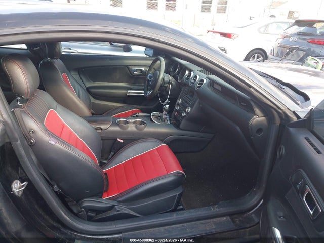 Продаж на аукціоні авто 2016 Ford Mustang V6, vin: 1FA6P8AM6G5215018, номер лоту: 45900962