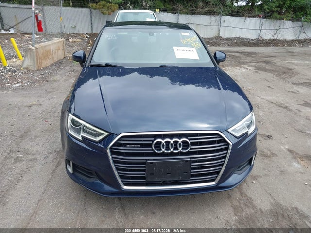 Продаж на аукціоні авто 2017 Audi A3 Premium, vin: WAUB8GFF3H1058029, номер лоту: 45901003