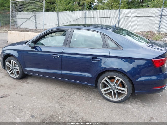 Продаж на аукціоні авто 2017 Audi A3 Premium, vin: WAUB8GFF3H1058029, номер лоту: 45901003