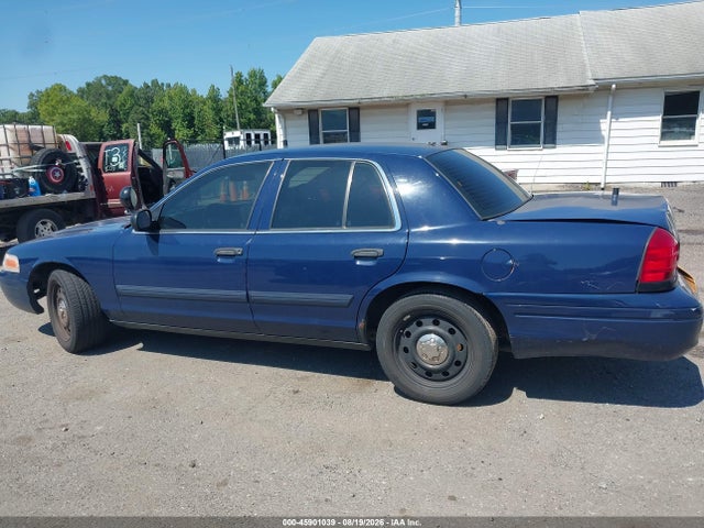 2010 Ford Crown Victoria Police/police Interceptor მანქანა იყიდება აუქციონზე, vin: 2FABP7BV8AX121972, აუქციონის ნომერი: 45901039