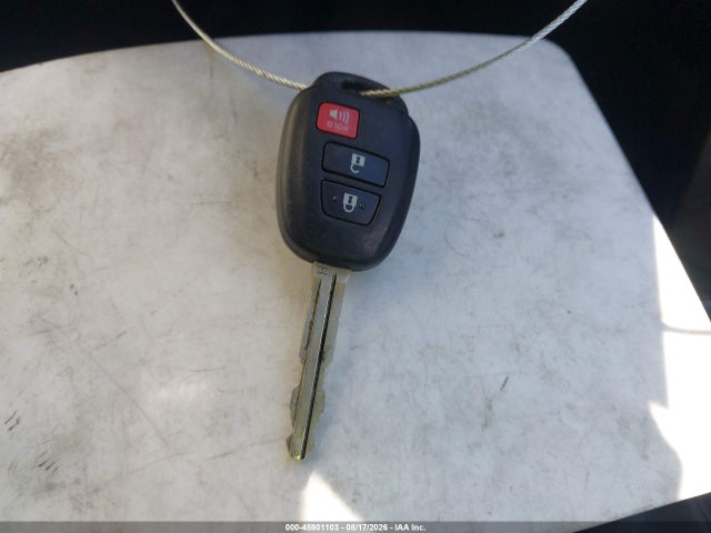 JTMZFREV2JJ168913 Toyota RAV4 LE