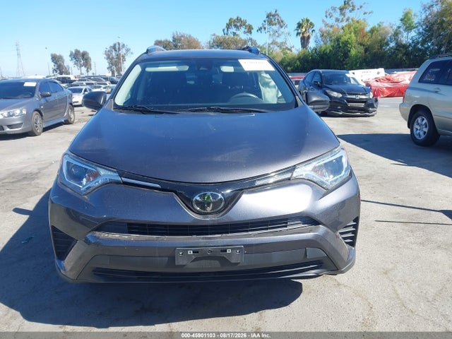 JTMZFREV2JJ168913 Toyota RAV4 LE