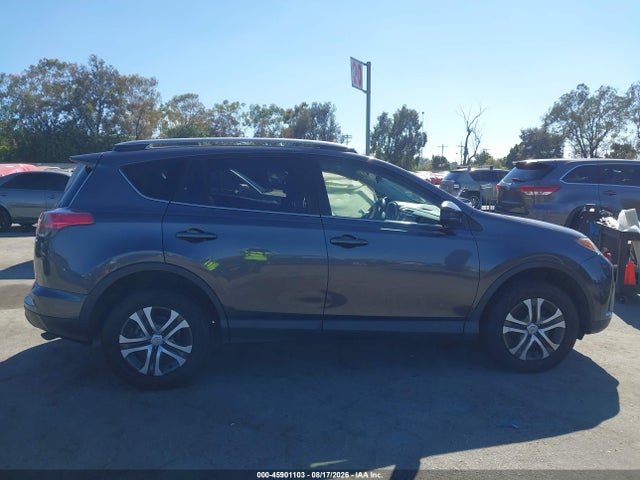 JTMZFREV2JJ168913 Toyota RAV4 LE