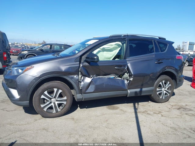 JTMZFREV2JJ168913 Toyota RAV4 LE