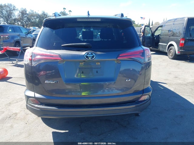 JTMZFREV2JJ168913 Toyota RAV4 LE