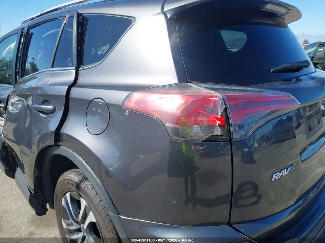 JTMZFREV2JJ168913 Toyota RAV4 LE