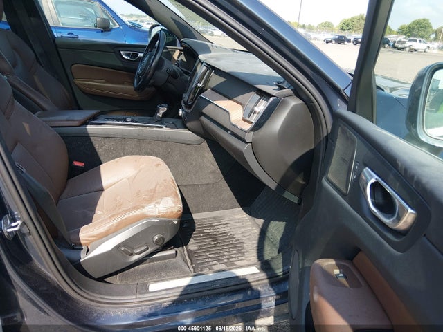 Продаж на аукціоні авто 2021 Volvo Xc60 T5 Momentum, vin: YV4102RK7M1876470, номер лоту: 45901125