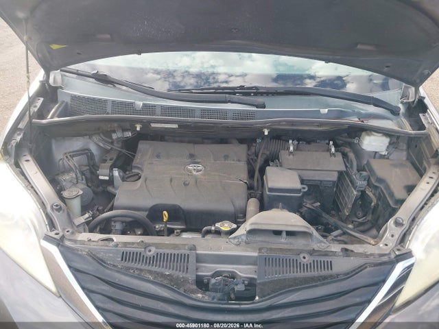45901180 :رقم المزاد ، 5TDKK3DC5BS005395 vin ، 2011 Toyota Sienna Le V6 مزاد بيع