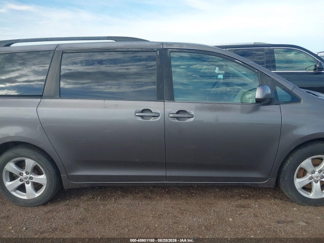 45901180 :رقم المزاد ، 5TDKK3DC5BS005395 vin ، 2011 Toyota Sienna Le V6 مزاد بيع