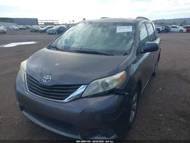 45901180 :رقم المزاد ، 5TDKK3DC5BS005395 vin ، 2011 Toyota Sienna Le V6 مزاد بيع