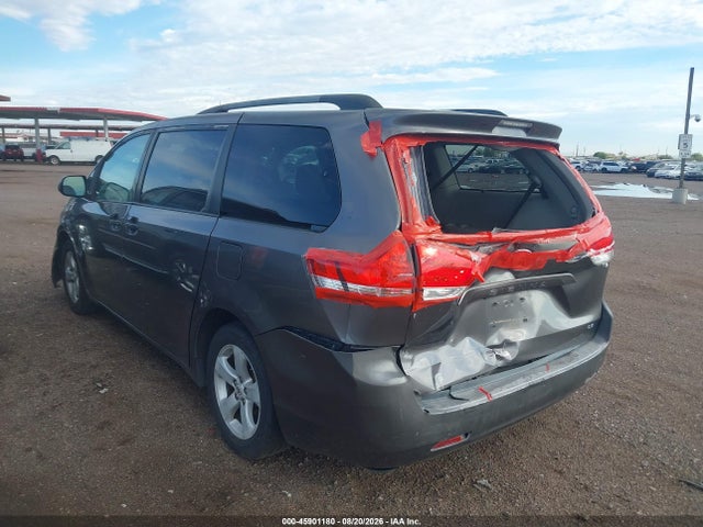 45901180 :رقم المزاد ، 5TDKK3DC5BS005395 vin ، 2011 Toyota Sienna Le V6 مزاد بيع
