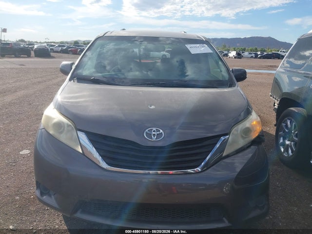 45901180 :رقم المزاد ، 5TDKK3DC5BS005395 vin ، 2011 Toyota Sienna Le V6 مزاد بيع