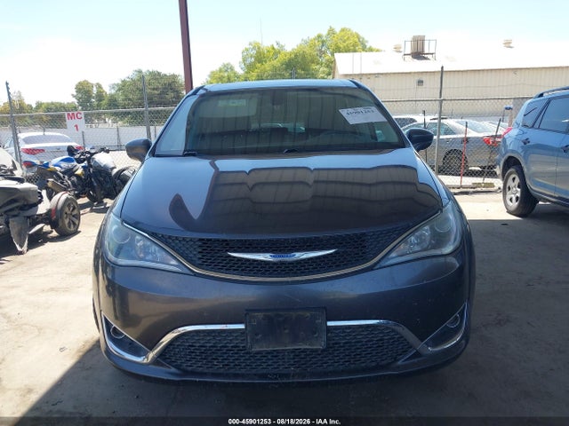 2018 Chrysler Pacifica Touring Plus მანქანა იყიდება აუქციონზე, vin: 2C4RC1FG5JR278599, აუქციონის ნომერი: 45901253