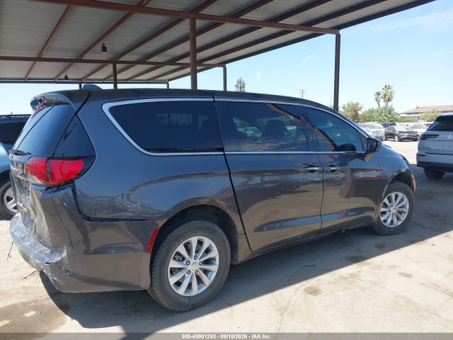 2018 Chrysler Pacifica Touring Plus მანქანა იყიდება აუქციონზე, vin: 2C4RC1FG5JR278599, აუქციონის ნომერი: 45901253
