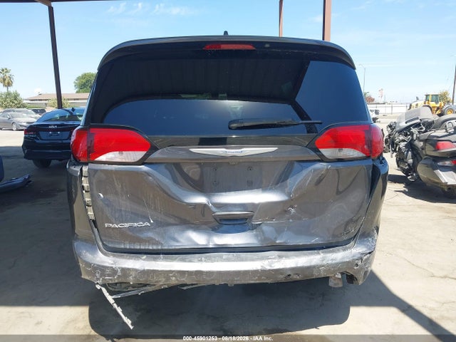 2018 Chrysler Pacifica Touring Plus მანქანა იყიდება აუქციონზე, vin: 2C4RC1FG5JR278599, აუქციონის ნომერი: 45901253