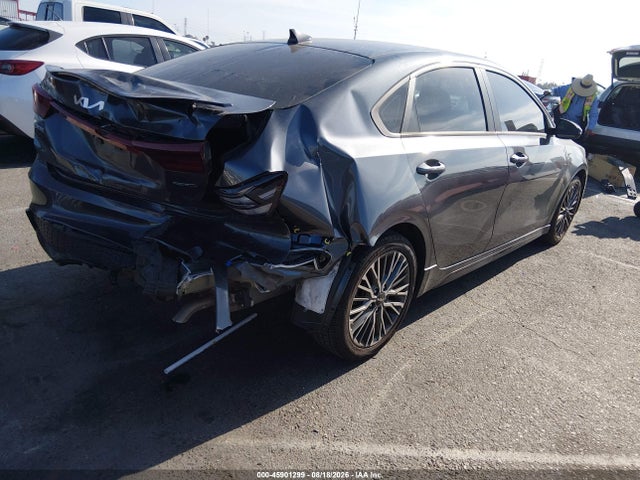2024 Kia Forte Gt-line მანქანა იყიდება აუქციონზე, vin: 3KPF54AD0RE755450, აუქციონის ნომერი: 45901299