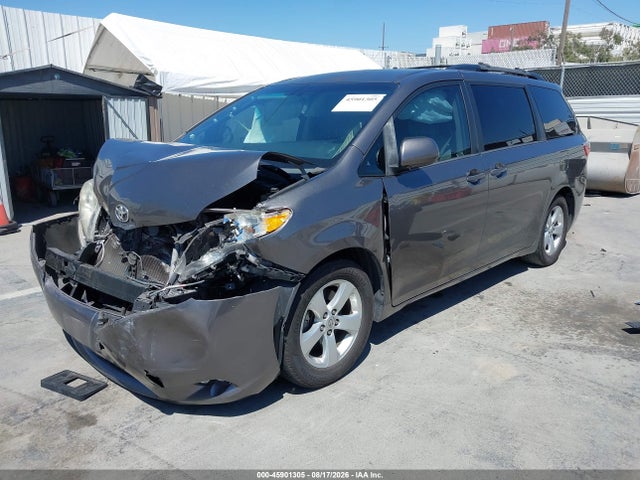 Toyota Sienna Le 8 Passenger 2015 5TDKK3DCXFS615847 Image 2