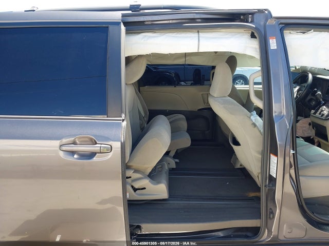 Toyota Sienna Le 8 Passenger 2015 5TDKK3DCXFS615847 Image 8