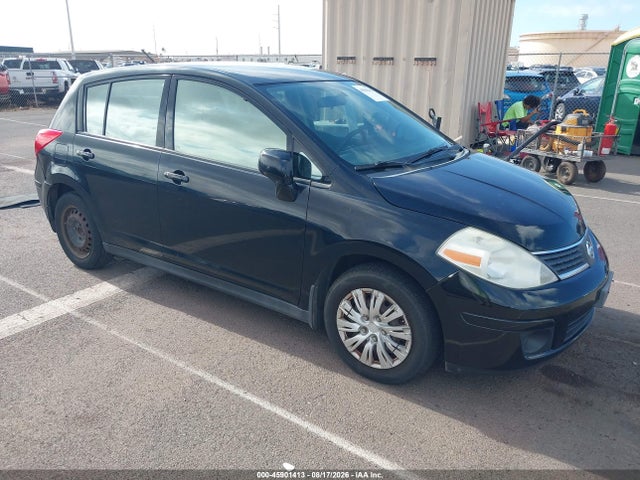 45901413 :رقم المزاد ، 3N1BC13E78L396877 vin ، 2008 Nissan Versa 1.8 S مزاد بيع