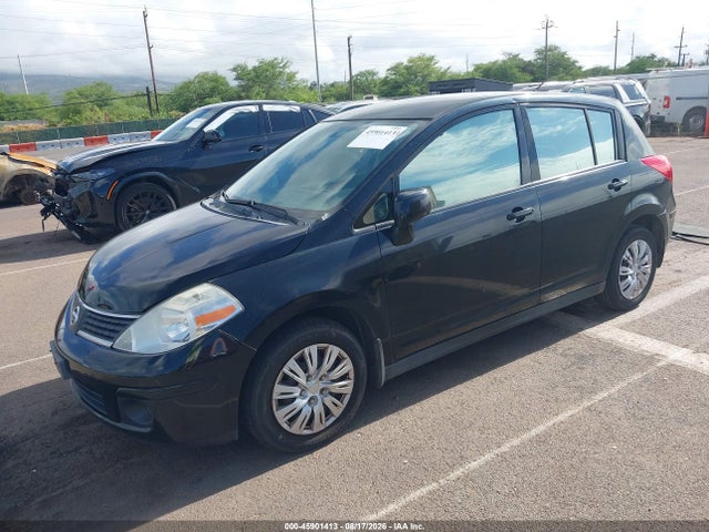 45901413 :رقم المزاد ، 3N1BC13E78L396877 vin ، 2008 Nissan Versa 1.8 S مزاد بيع